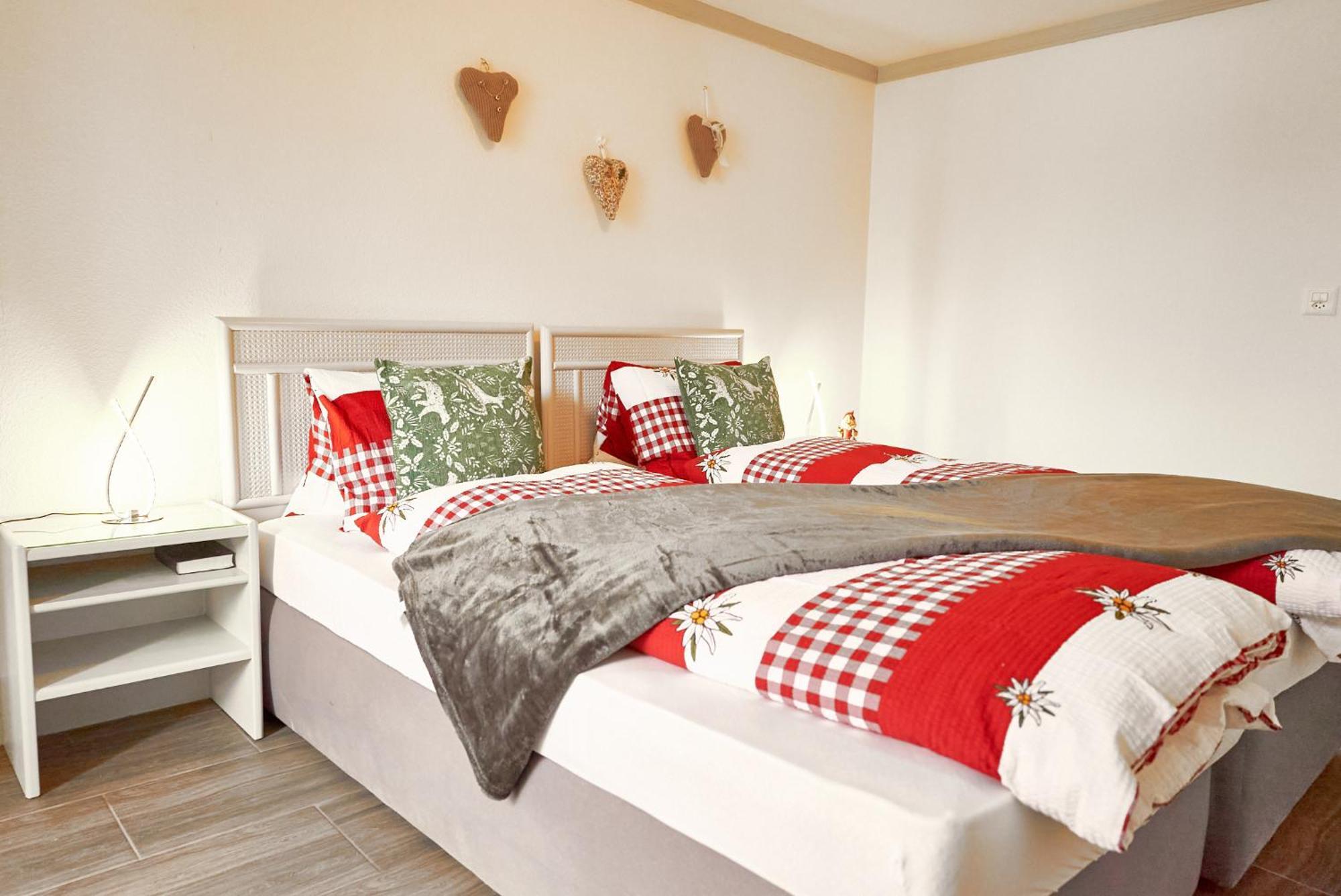 Därligen Double Room By Interlaken. Parking מראה חיצוני תמונה